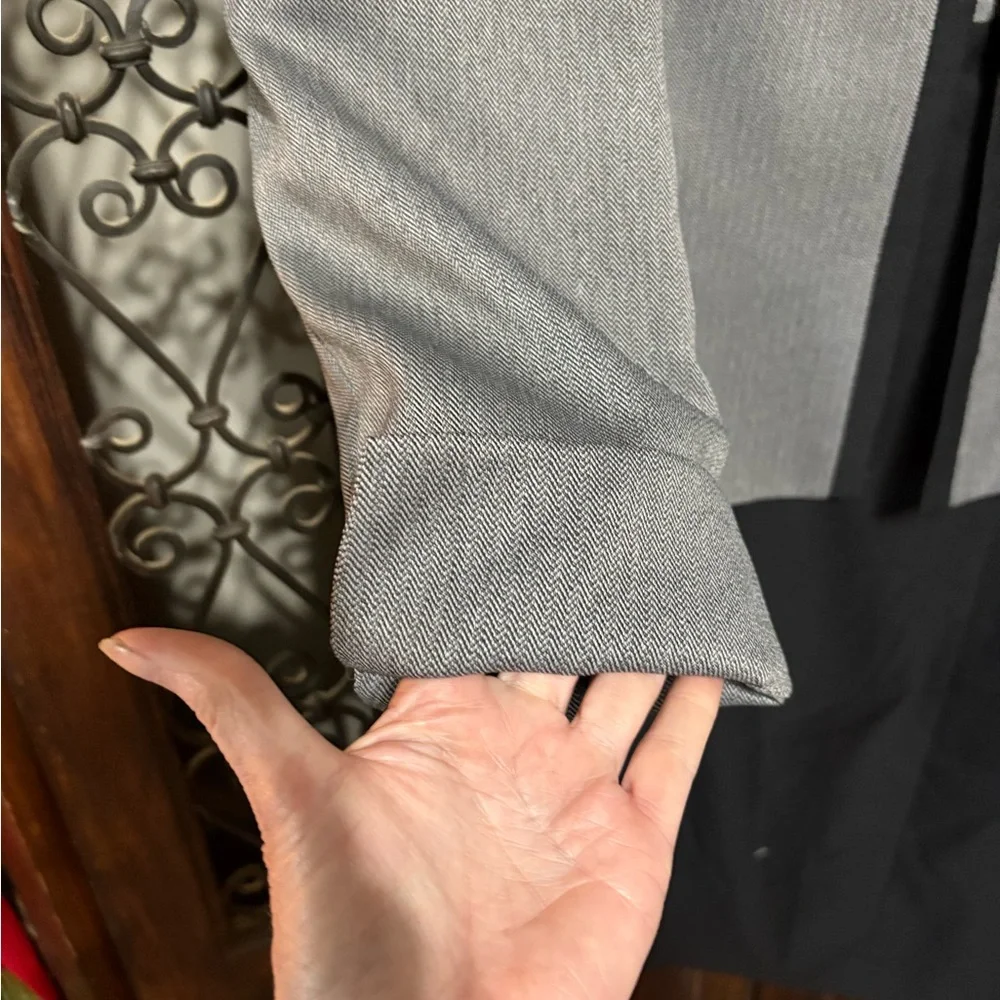 Black Label Women's Gray and Black Jacket - Picture 4 of 6